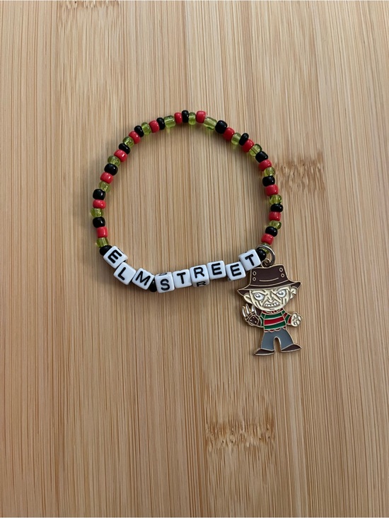 Jewelry - Freddy Krueger Beaded Elmstreet Charm Bracelet - Red, Green & Black